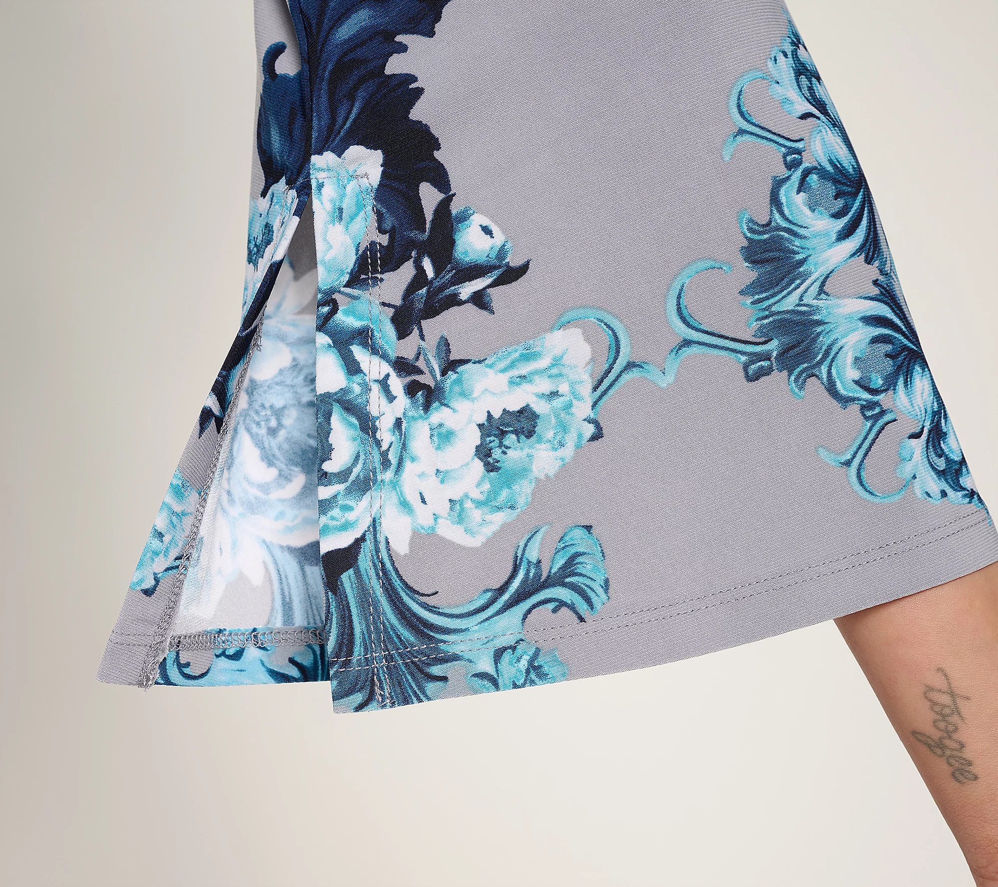 Attitudes by Renee Como Jersey Printed Blouse