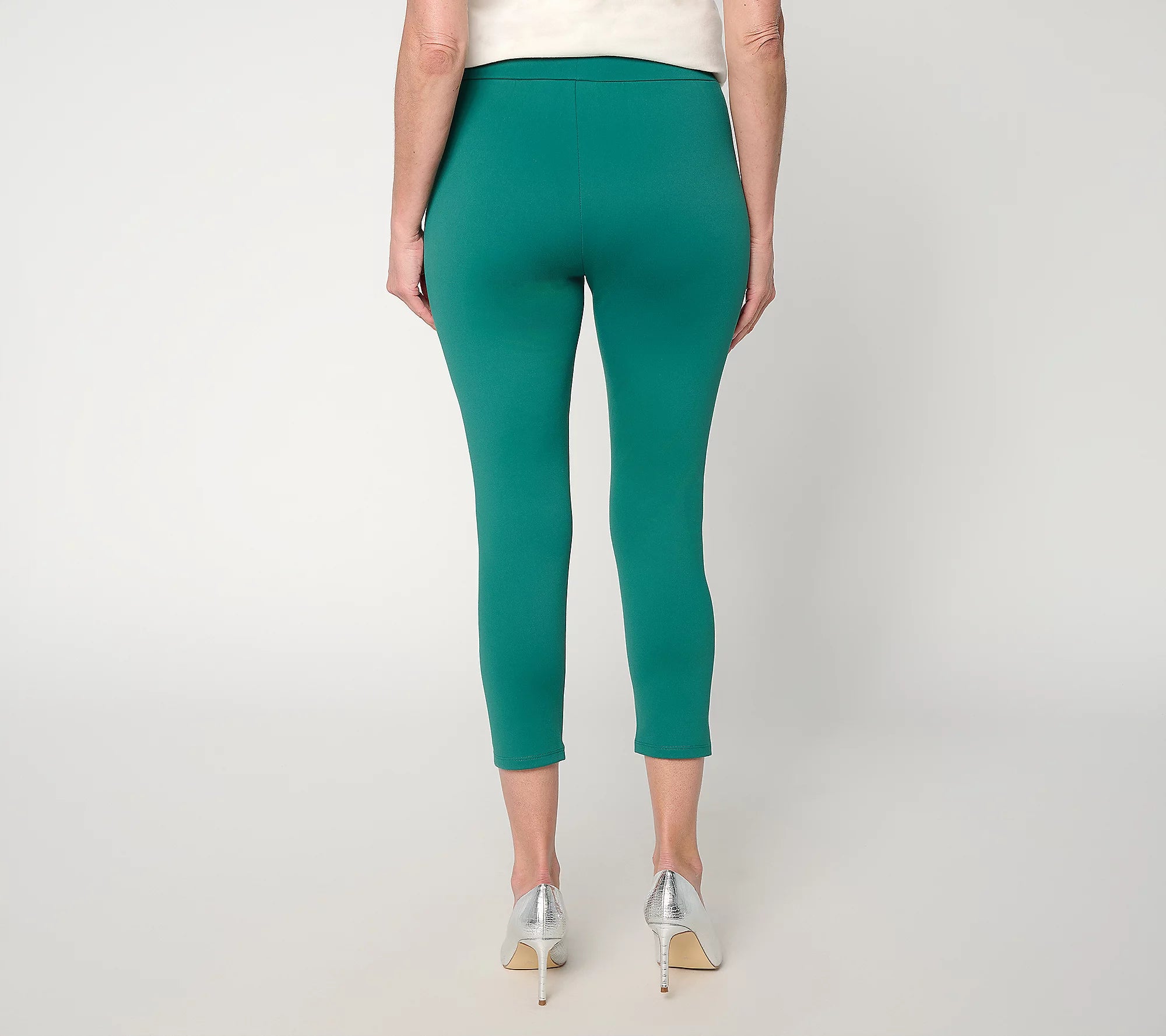 Women with Control Soft Sculpt Crop Legging